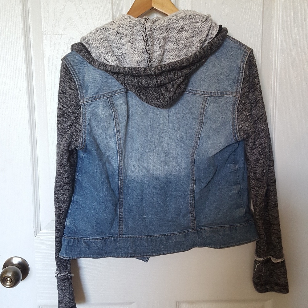 Jean jacket - Picture 2 of 3